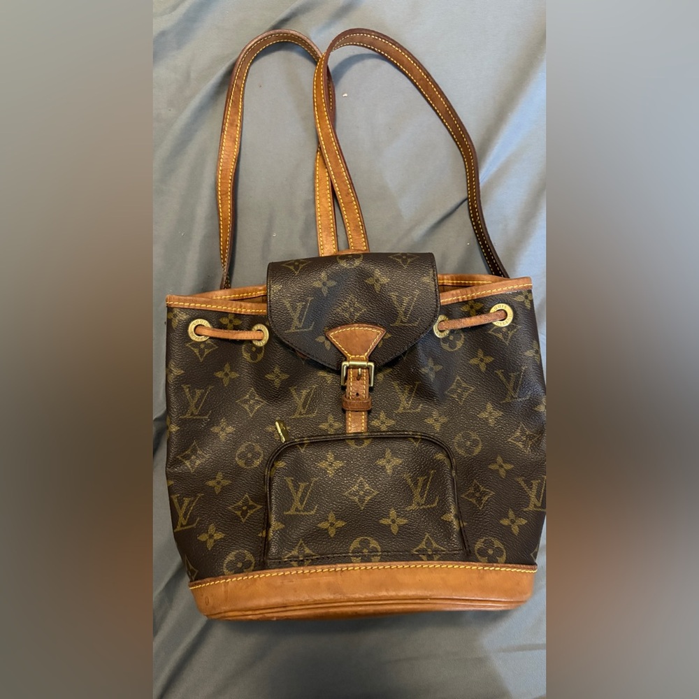 SUPER SALE🔥$599 Authentic Vintage LOUIS VUITTON Montsouris Backpack